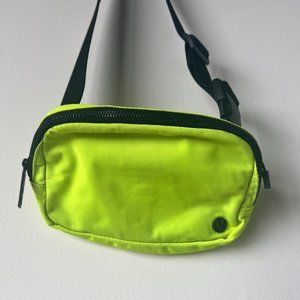 Neon - Lululemon Everywhere Belt Bag